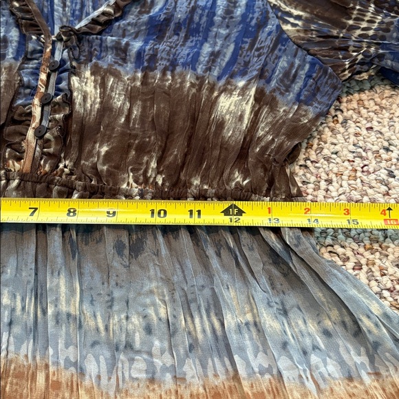 New Directions Blue and Brown Ruffle V Neck Blouse with Elastic Waist. Medium - Picture 10 of 12